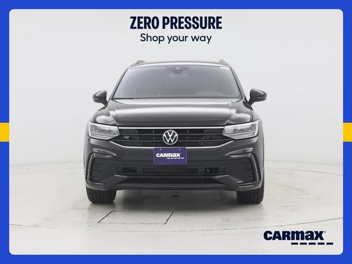 Black 2024 Volkswagen Tiguan SE R-Line Black