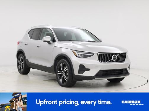 2025 Volvo XC40 B5 Core Bright Theme