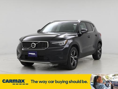 2025 Volvo XC40 B5 Core Bright Theme
