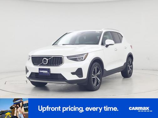 2025 Volvo XC40 B5 Core Bright Theme