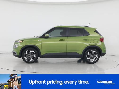 Green 2023 Hyundai VENUE SEL