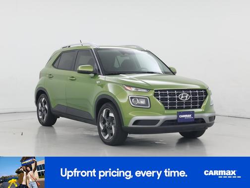 Green 2023 Hyundai VENUE SEL