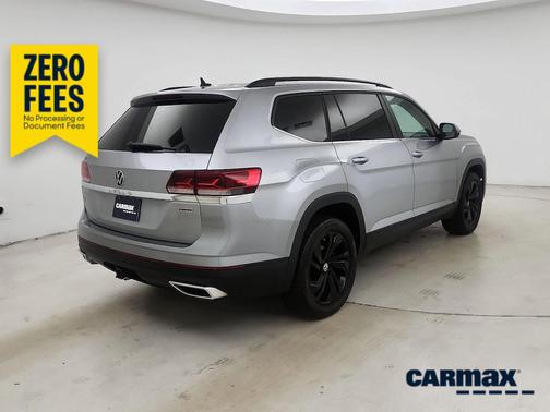 Silver 2022 Volkswagen Atlas SE w/Tech