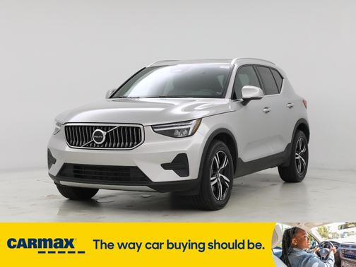 2025 Volvo XC40 B5 Core Bright Theme