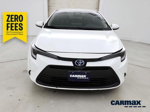 White 2024 Toyota Corolla Hybrid SE