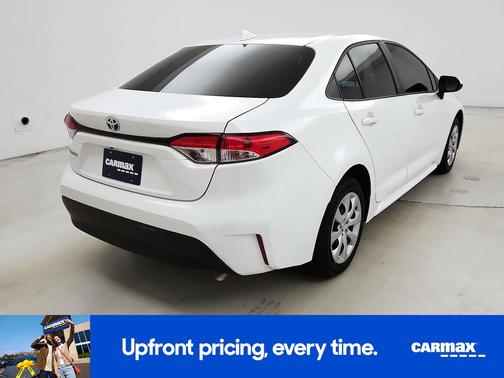 White 2024 Toyota Corolla Hybrid SE
