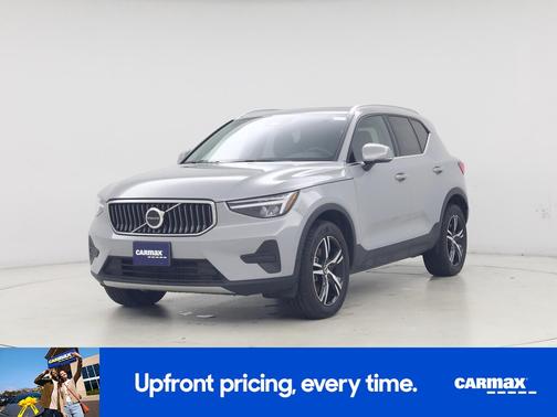 2025 Volvo XC40 B5 Core Bright Theme