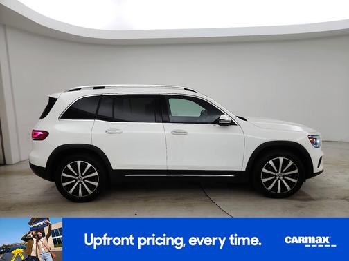 White 2022 Mercedes-Benz GLB 250