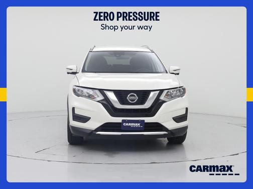 White 2019 Nissan Rogue SV