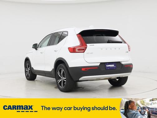 2025 Volvo XC40 B5 Core Bright Theme