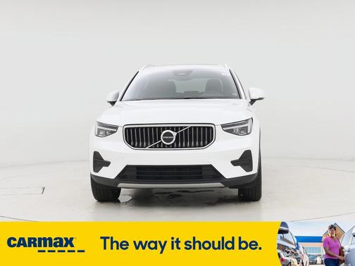 2025 Volvo XC40 B5 Core Bright Theme
