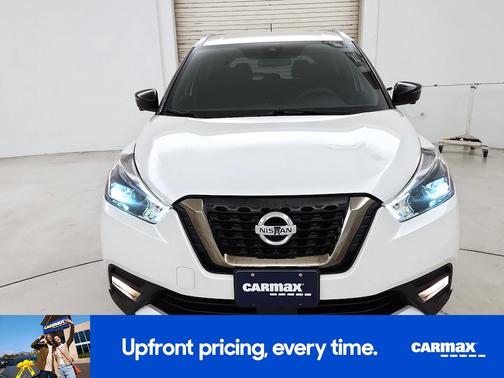 White 2020 Nissan Kicks SR