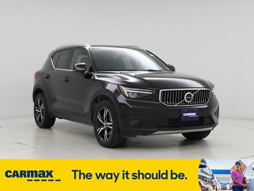 2025 Volvo XC40 B5 Core Bright Theme