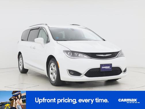 White 2017 Chrysler Pacifica Touring L-Plus