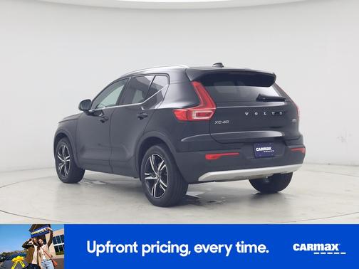 2025 Volvo XC40 B5 Core Bright Theme