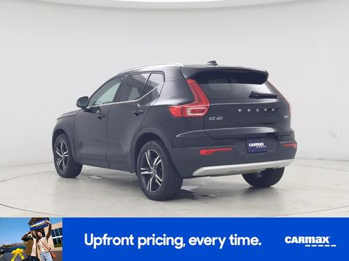 2025 Volvo XC40 B5 Core Bright Theme