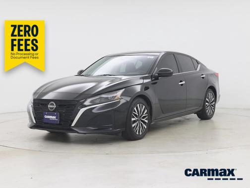 Black 2023 Nissan Altima SV