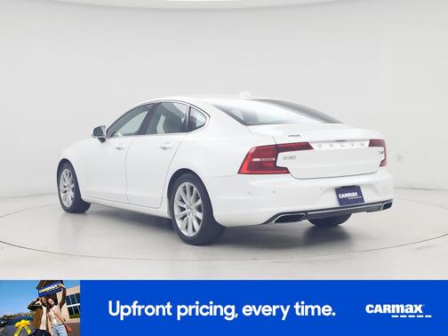 White 2017 Volvo S90 T6 Momentum