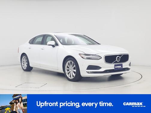 White 2017 Volvo S90 T6 Momentum