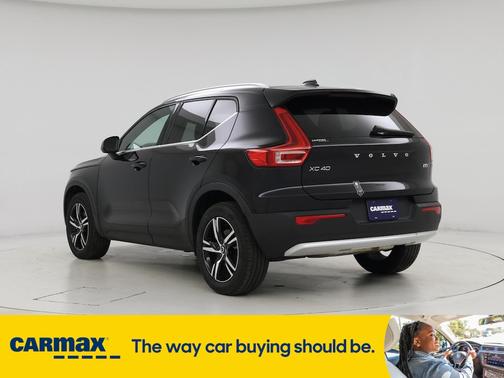 2025 Volvo XC40 B5 Core Bright Theme