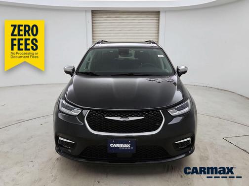Black 2023 Chrysler Pacifica Limited