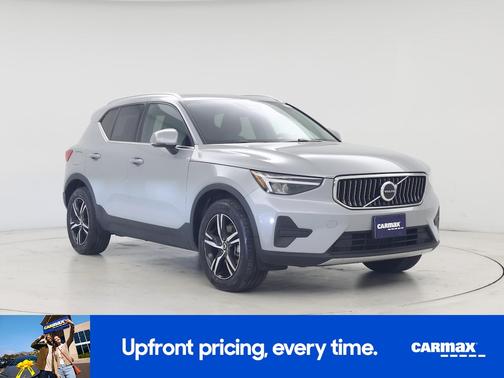 2025 Volvo XC40 B5 Core Bright Theme