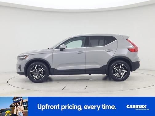 2025 Volvo XC40 B5 Core Bright Theme