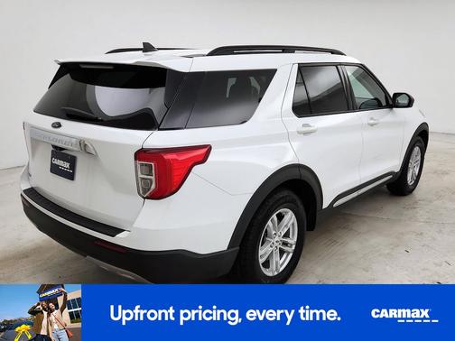 White 2022 Ford Explorer XLT