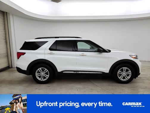 White 2022 Ford Explorer XLT