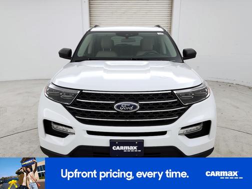 White 2022 Ford Explorer XLT