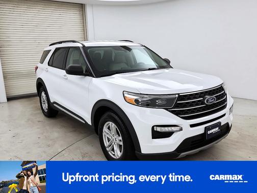 White 2022 Ford Explorer XLT