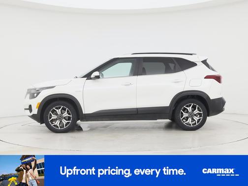 White 2022 Kia Seltos EX