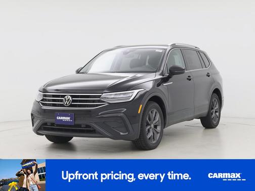 Black 2023 Volkswagen Tiguan SE
