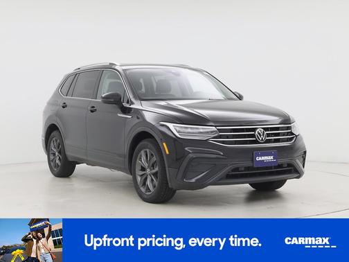 Black 2023 Volkswagen Tiguan SE