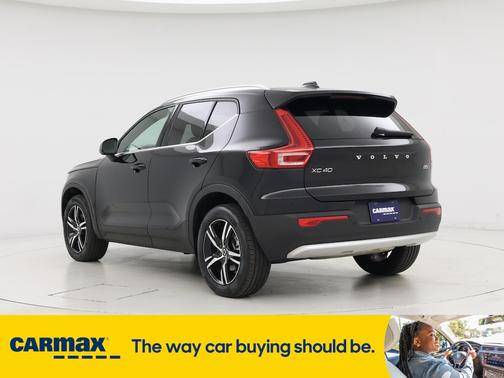 2025 Volvo XC40 B5 Core Bright Theme