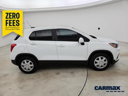 White 2018 Chevrolet Trax LS