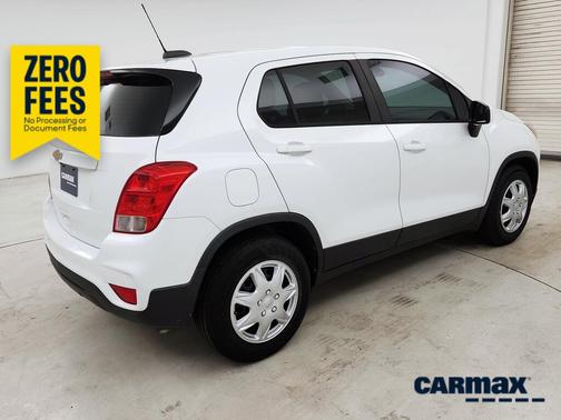 White 2018 Chevrolet Trax LS