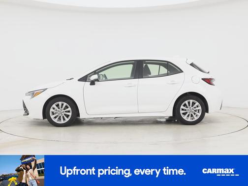 White 2025 Toyota Corolla Hatchback SE