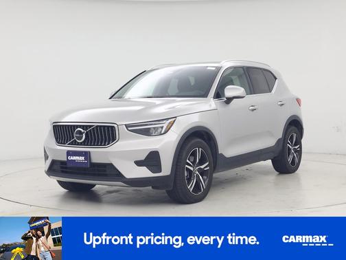 2025 Volvo XC40 B5 Core Bright Theme