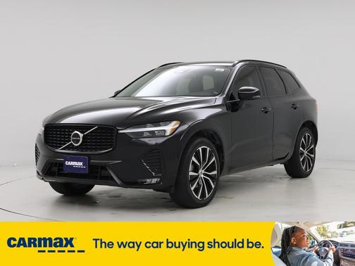 2023 Volvo XC60 B5 Ultimate Dark Theme