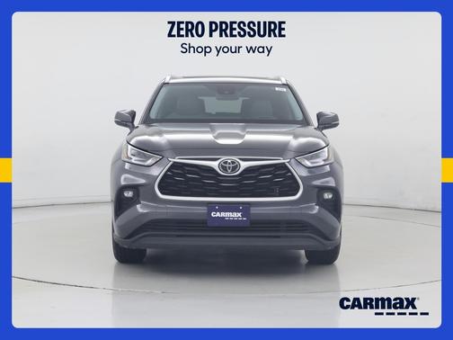 Gray 2021 Toyota Highlander XLE