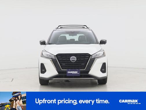 White 2023 Nissan Kicks SR