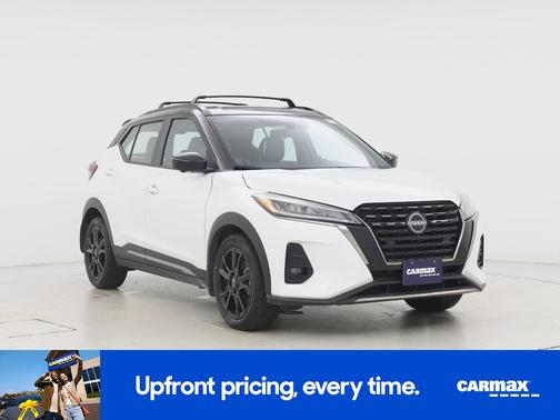 White 2023 Nissan Kicks SR