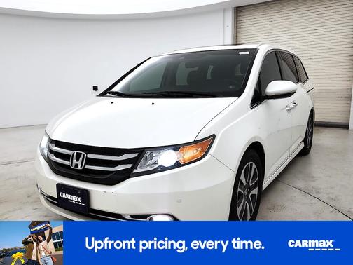 White 2016 Honda Odyssey Touring Elite