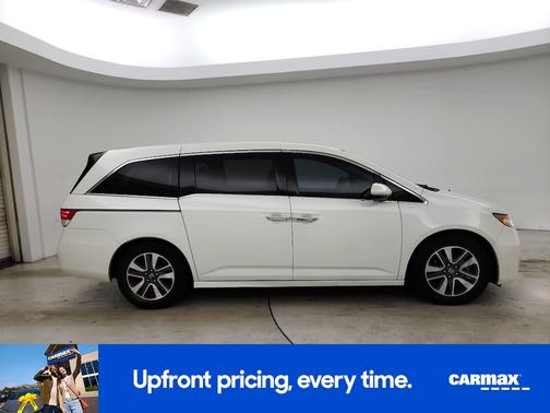 White 2016 Honda Odyssey Touring Elite