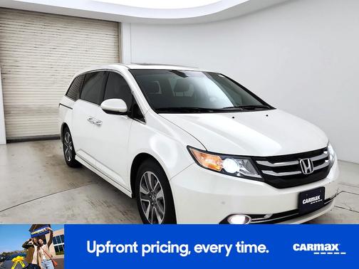 White 2016 Honda Odyssey Touring Elite