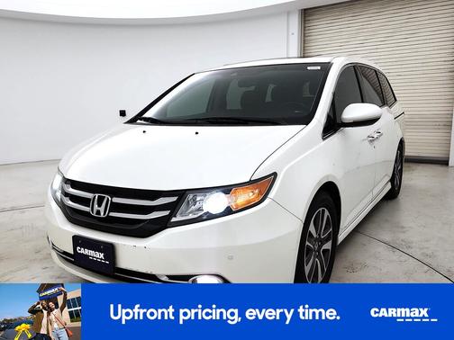 White 2016 Honda Odyssey Touring Elite
