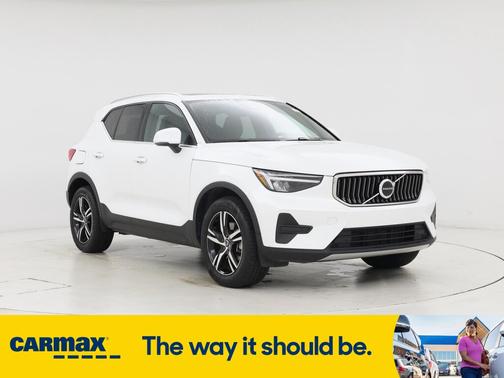 2025 Volvo XC40 B5 Core Bright Theme