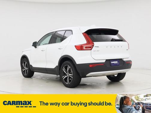 2025 Volvo XC40 B5 Core Bright Theme