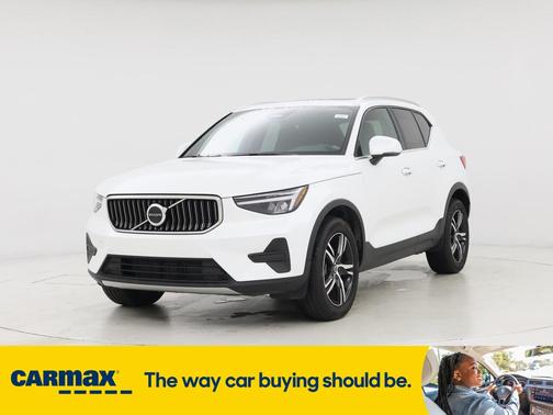 2025 Volvo XC40 B5 Core Bright Theme